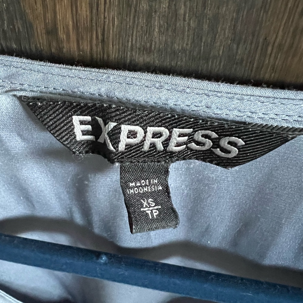Express Top - Picture 3 of 3
